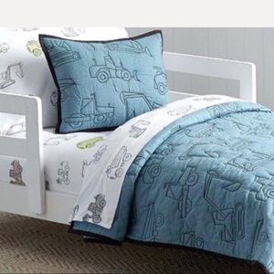 Pottery Barn - Toddler sized bedding set - embroid